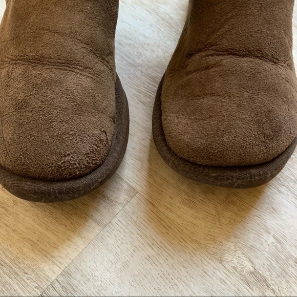 Ugg Classic Short Brown, Size 5 - Picture 3 of 7